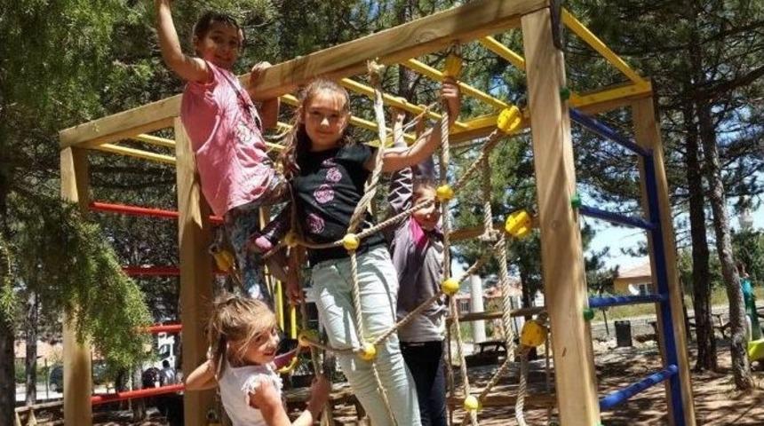 Yozgat&rsquo;ta Park Ve Piknik Alanları Doldu Taştı