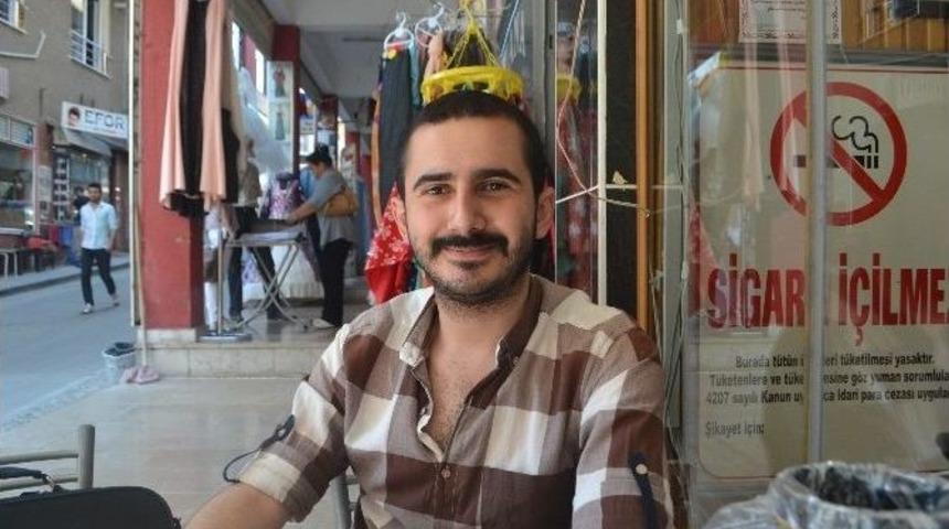 Canlı M&uuml;zik Yaparak Para Kazanan &Ouml;ğrenciler Dertli