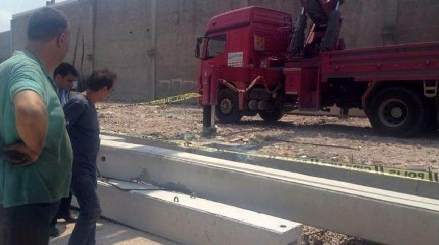 Kolon Altında Kalan İş&ccedil;i Hayatını Kaybetti