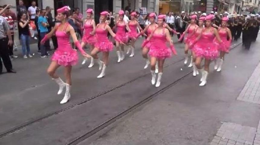 İstiklal Caddesi Rengarenk