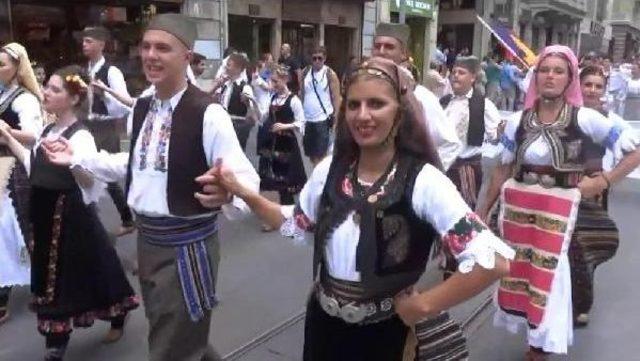 İstiklal Caddesi Rengarenk