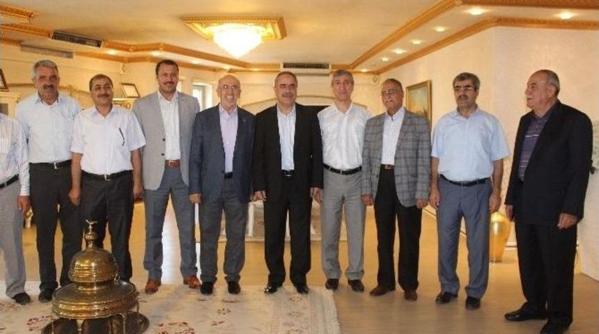 M&uuml;steşar Yardımcısı Hadi Tun&ccedil;&rsquo;tan Elazığ Ticaret Borsası&rsquo;na Ziyaret