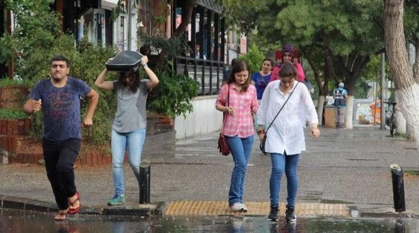 45 Derece Sıcaklıkta Yağmur S&uuml;rprizi