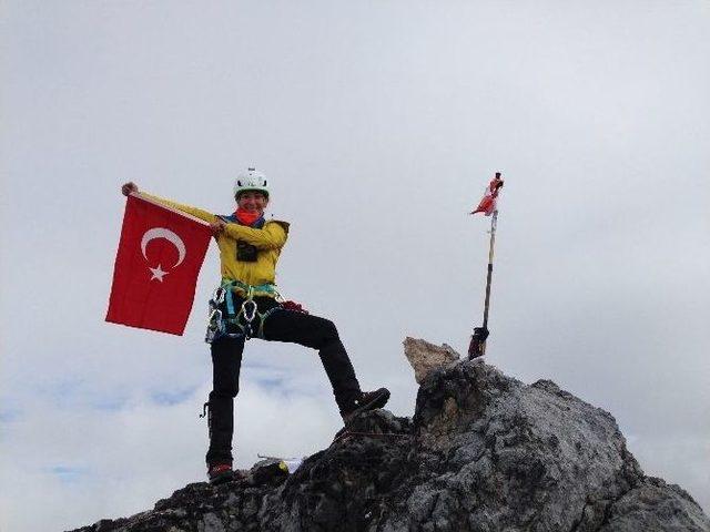 Carstenz Dağına Tırmanan İlk Ve Tek T&uuml;rk Yurda D&ouml;nd&uuml; 1