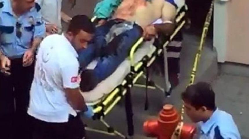 Şizofreni Hastası Gen&ccedil; Satırla Dehşet Sa&ccedil;tı: 2 Yaralı