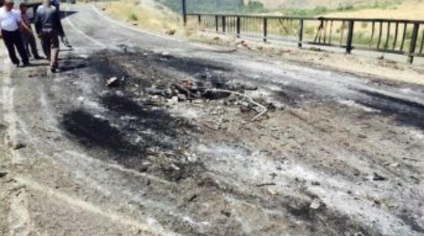 Karakurt - Kağızman Karayolu Tahribat Nedeniyle Ulaşıma Kapatıldı