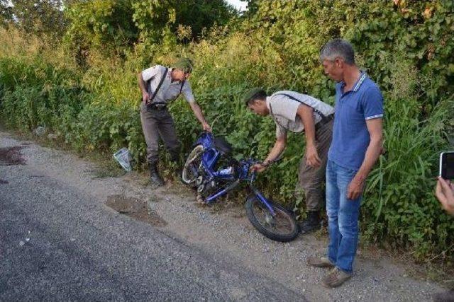 Motosiklet Otomobille &Ccedil;arpıştı: 1 &Ouml;l&uuml; 2