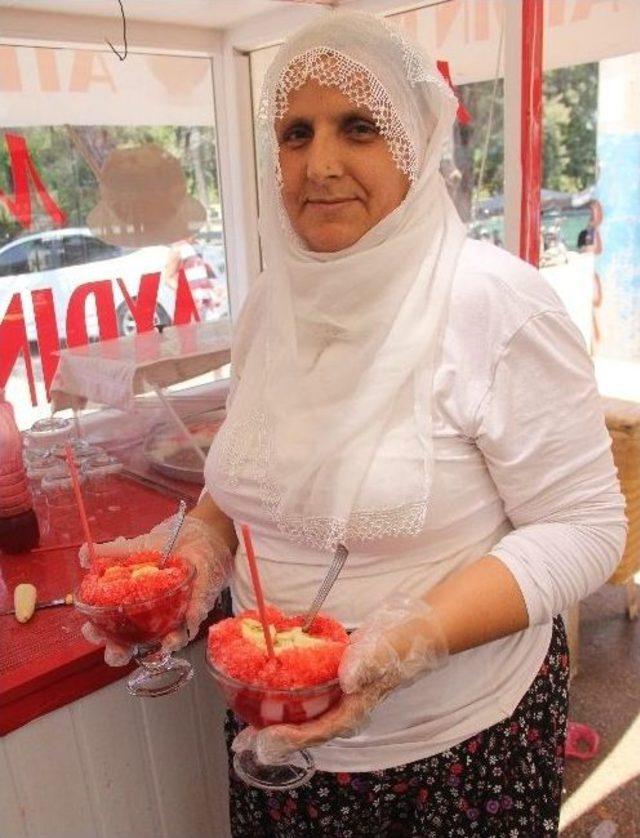 (&ouml;zel Haber) Adanalılar Bunaltıcı Sıcakta Soğuk Tatlıyla Serinliyor 2