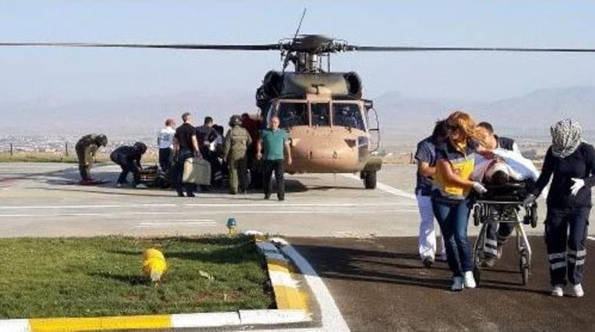 Pkk, 2 Ton Bomba Y&uuml;kl&uuml; Trakt&ouml;rle Karakola Saldırdı: 2 Şehit, 24 Yaralı (2) - Yeniden