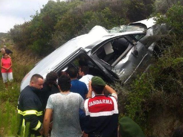 Erdek&rsquo;Te Otomobil U&ccedil;uruma Yuvarlandı: 1 &Ouml;l&uuml;, 1 Yaralı 2