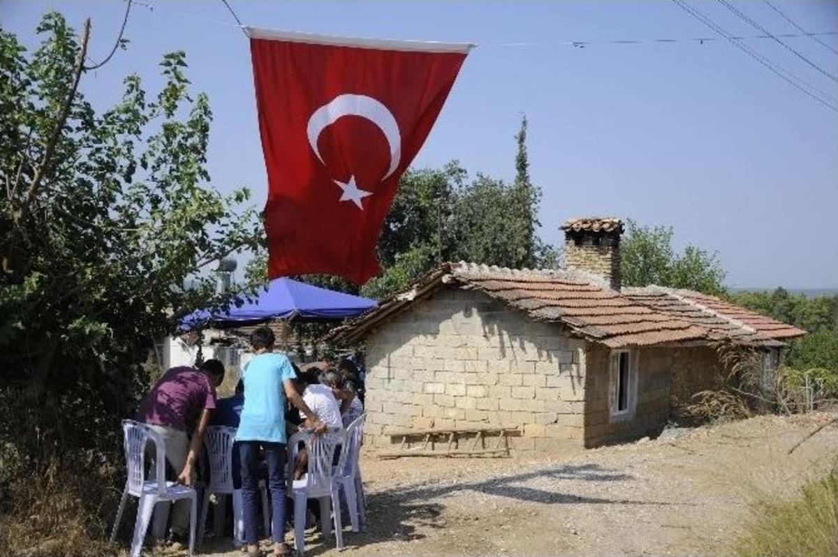 Antalyalı Şehidin Dede Ocağına Ateş D&uuml;şt&uuml;
