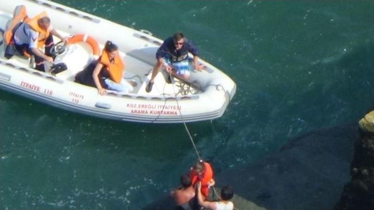 Kayalıklarda Mahsur Kalan Aile Kurtarıldı