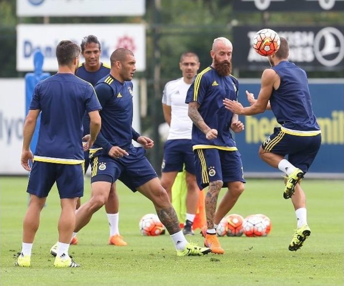 Fenerbah&ccedil;e, Shakhtar Donetsk Ma&ccedil;ı Hazırlıklarını S&uuml;rd&uuml;r&uuml;yor