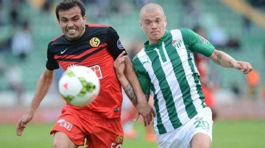 Karşıyaka, H&uuml;rriyet Ile 1 Yıllığına Anlaştı