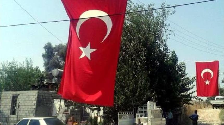 Dedesinin B&uuml;y&uuml;tt&uuml;ğ&uuml; Şehit Erin Evinde Yas Var