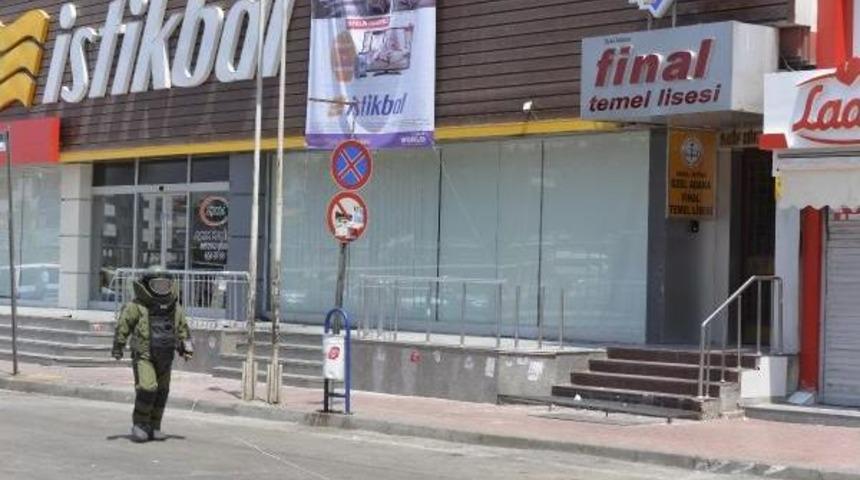 Ş&uuml;pheli Paketten Elbise &Ccedil;ıktı