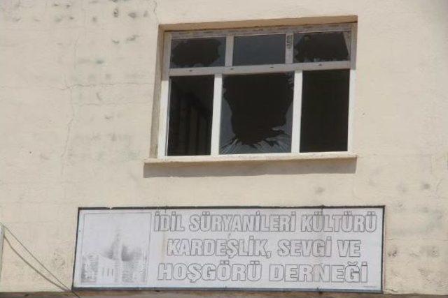 İdil de &Ccedil;&ouml;p Konteynerindeki Patlayıcı Infilak Etti: 1 Polis Yaralı (2) 1