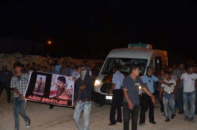 Ağrı da &Ccedil;atışmada &Ouml;ld&uuml;r&uuml; Iki Kardeş Toprağa Verildi 1