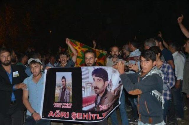 Ağrı da &Ccedil;atışmada &Ouml;ld&uuml;r&uuml; Iki Kardeş Toprağa Verildi 3