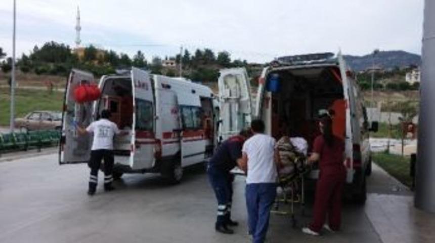 &Ccedil;orum&rsquo;da Trafik Kazası: Beş Yaralı