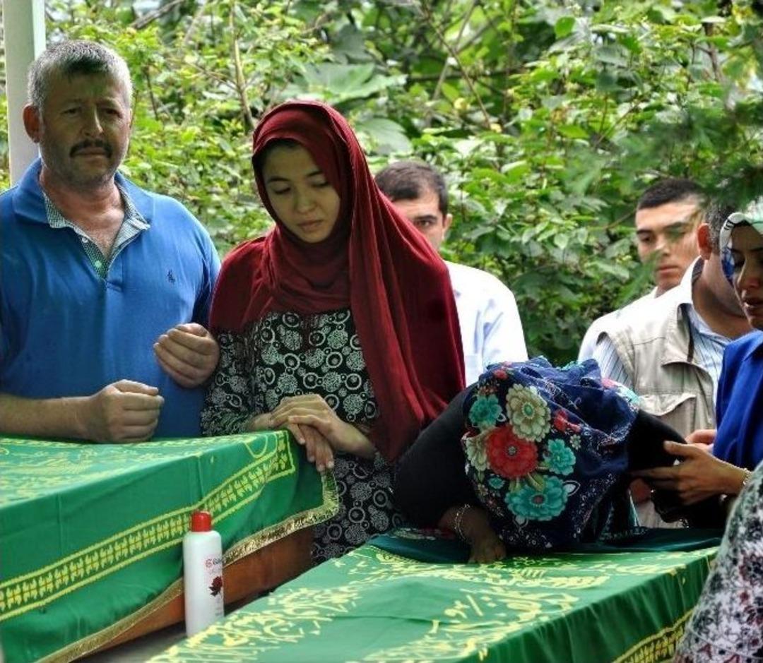 Denizde Boğularak Hayatlarını Kaybeden İki Kardeş Toprağa Verildi