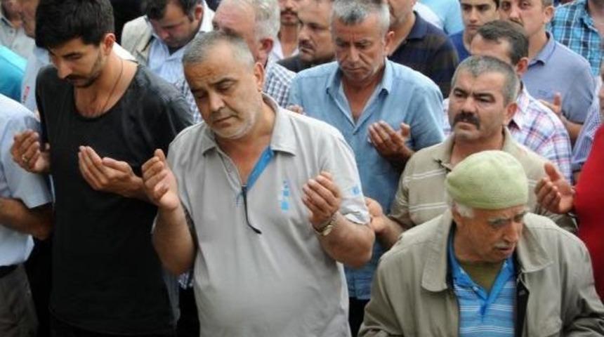 Giresun'da Denizde Boğulan Iki Kardeş Toprağa Verildi