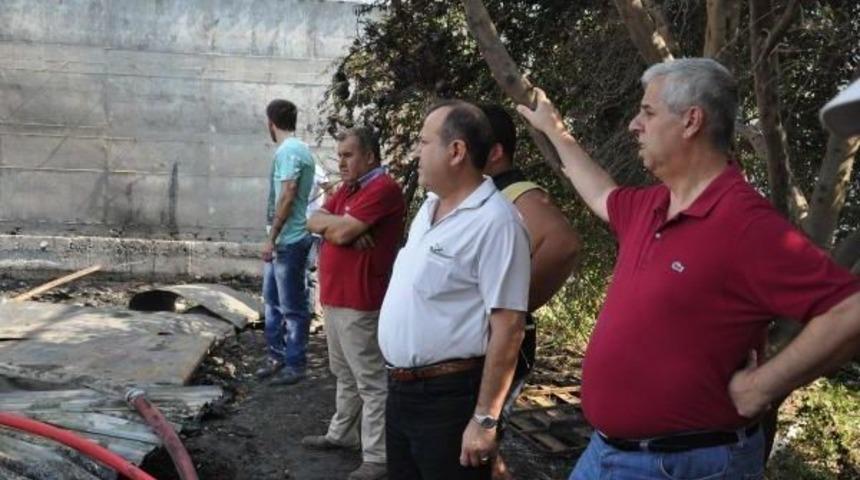 S&ouml;ke'de Hurda Kağıt Deposunda Korkutan Yangın