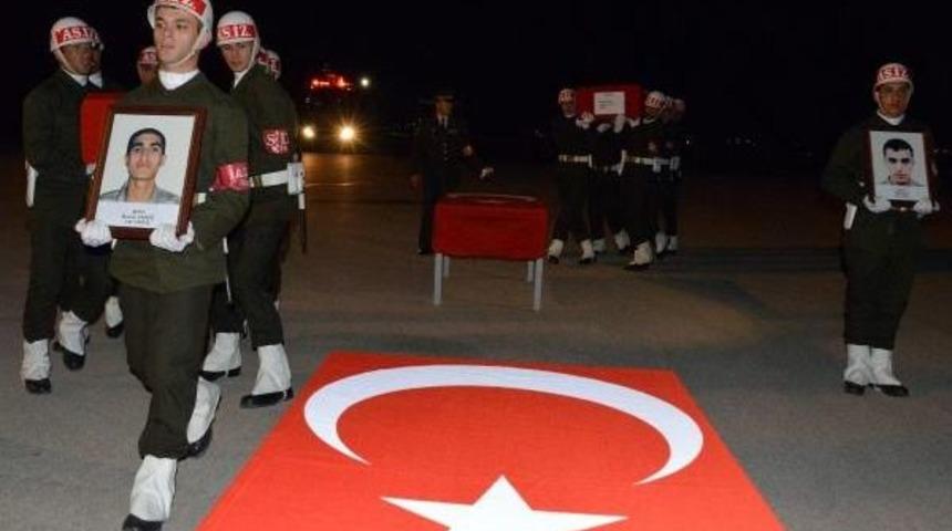 Pkk, 2 Ton Bomba Y&uuml;kl&uuml; Trakt&ouml;rle Karakola Saldırdı: 2 Şehit, 31 Yaralı (7)