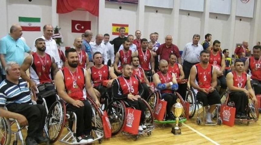 1. Uluslararası Balıkesir Cup&rsquo;ta Şampiyon T&uuml;rkiye