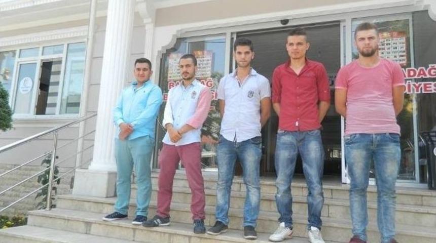 Babadağ&rsquo;da Kınalı Kuzular Askere Uğurlandı