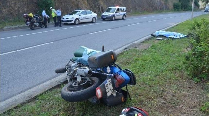 T&uuml;rkiye Turuna &Ccedil;ıkan Motosikletli Kazada &Ouml;ld&uuml;