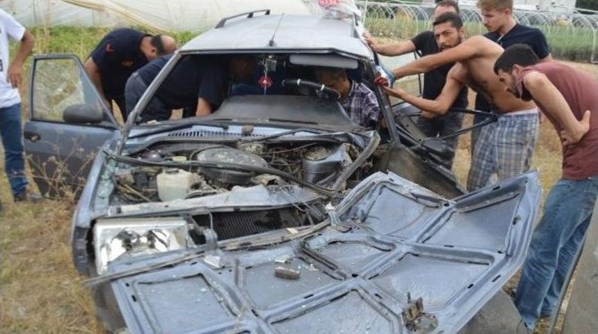 Sollama Yapmak İsteyen S&uuml;r&uuml;c&uuml; Otomobilde Sıkıştı