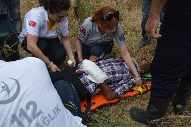 Sollama Yapmak İsteyen S&uuml;r&uuml;c&uuml; Otomobilde Sıkıştı 1