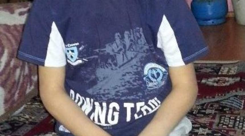 Magandaların Vurduğu &Ccedil;ocuk Babasının Kollarında Can Verdi