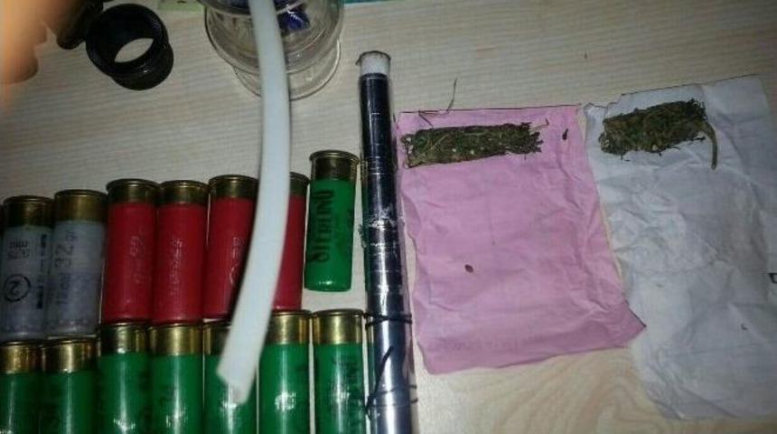 Manavgat Jandarmadan Silah Ve Sahte Para Baskını