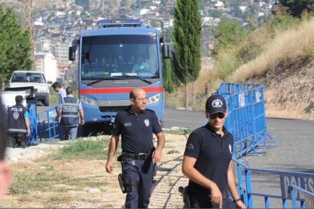 Ermenek Maden Faciasında Kurtarılan Çavuş: Kaza Eski Ocağa Çok Yaklaşıldığından Meydana Geldi