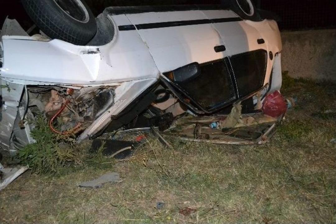 6 Gen&ccedil;, Hurdaya D&ouml;nen Ara&ccedil;tan Hafif Sıyrıkla Kurtuldu