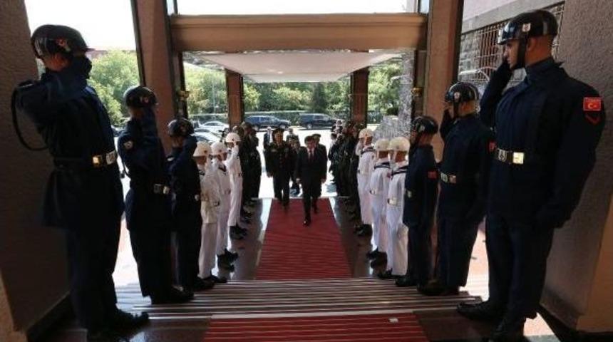 Y&uuml;ksek Askeri Şura, Başbakan Davutoğlu Başkanlığında Toplandı