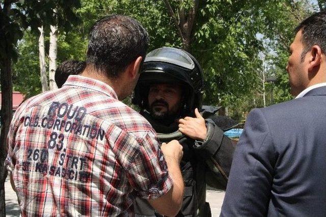 Ardahan&rsquo;da Ş&uuml;pheli Poşet Paniği 3