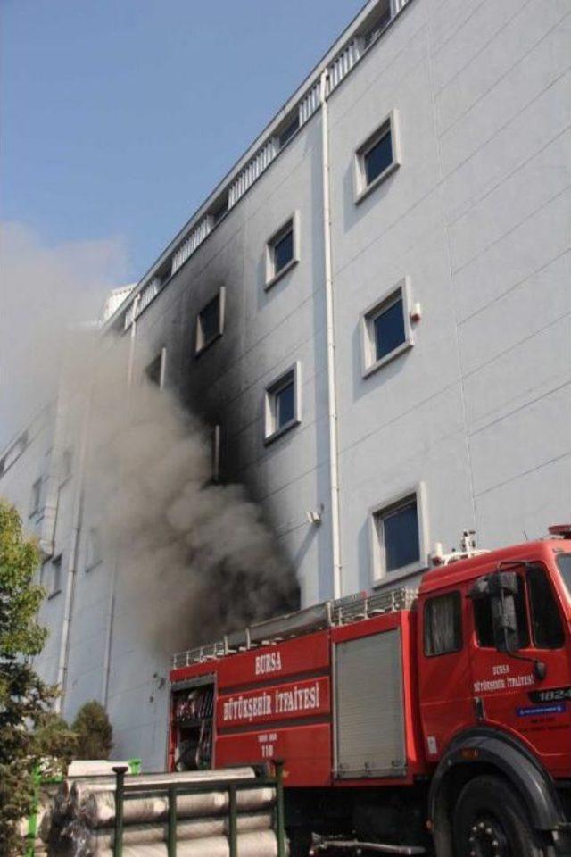 Bursa da Kumaş Fabrikasında Korkutan Yangın 1