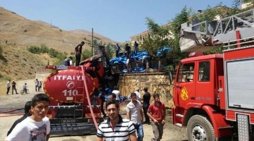 Alev Alan Tır Kullanılamaz Hale Geldi