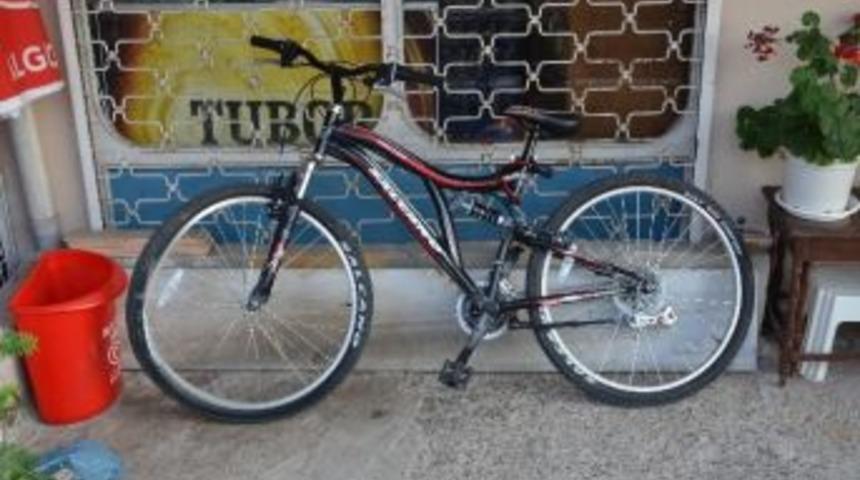 Bisikletli &Ccedil;ocuğa Minib&uuml;s &Ccedil;arptı