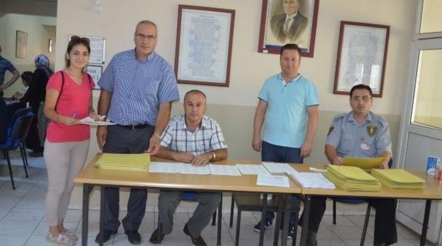 Kula Cb&uuml; Meslek Y&uuml;ksek Okulu&rsquo;nda Kayıt Heyecanı