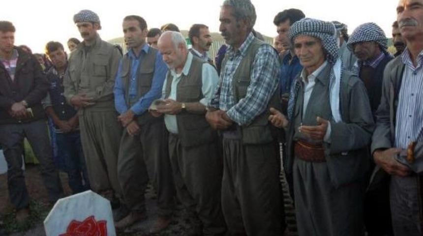 &Ccedil;atak'ta &Ouml;ld&uuml;r&uuml;len Pkk'lı, Beyt&uuml;şşebap'ta Toprağa Verildi