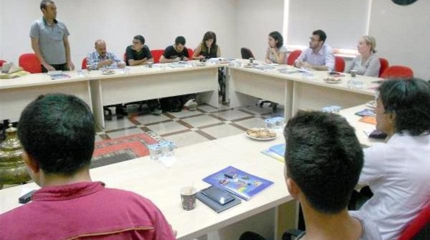 Ezidi &Ccedil;ocuklara Eğitim Desteği