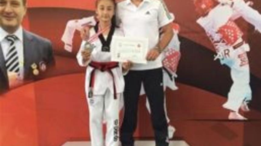 Taekwando&rsquo;da T&uuml;rkiye &Uuml;&ccedil;&uuml;nc&uuml;s&uuml; Oldu