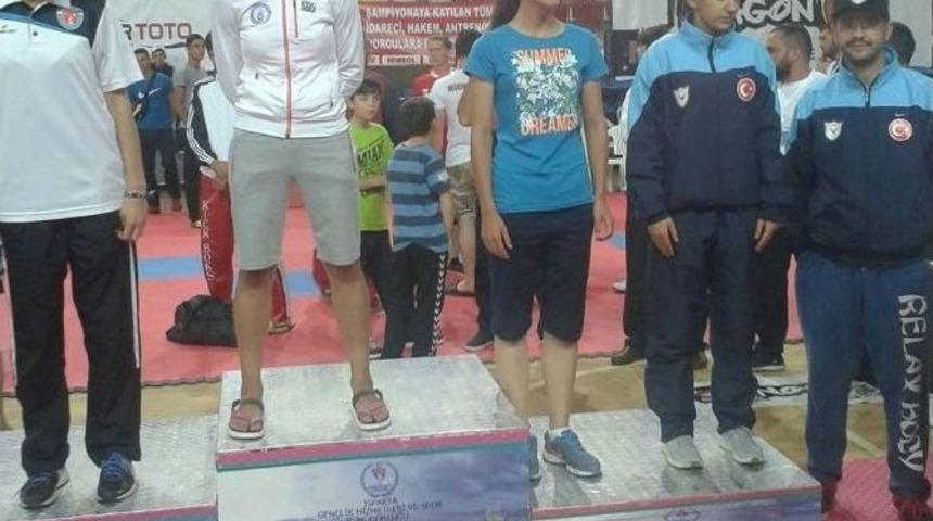 Şehzadeler’in Altın Kızı Yeliz Koblay