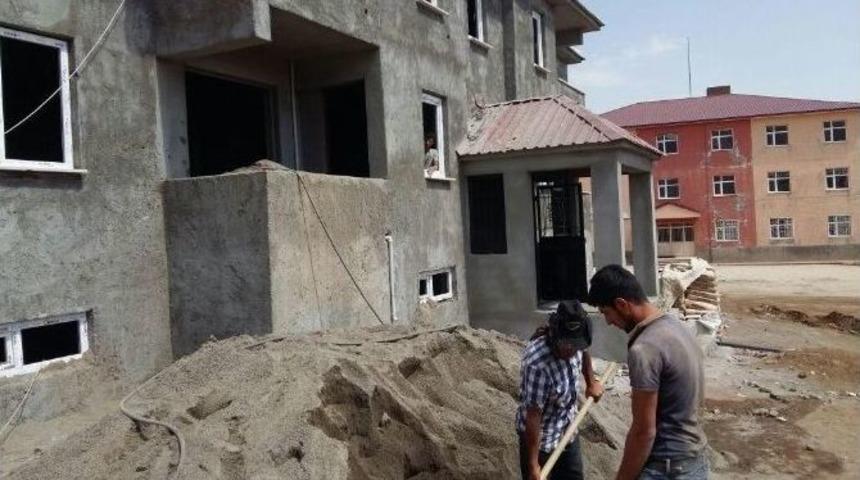 G&uuml;zelsu K&ouml;y&uuml;ne 6 Daireli Lojman Yapılıyor