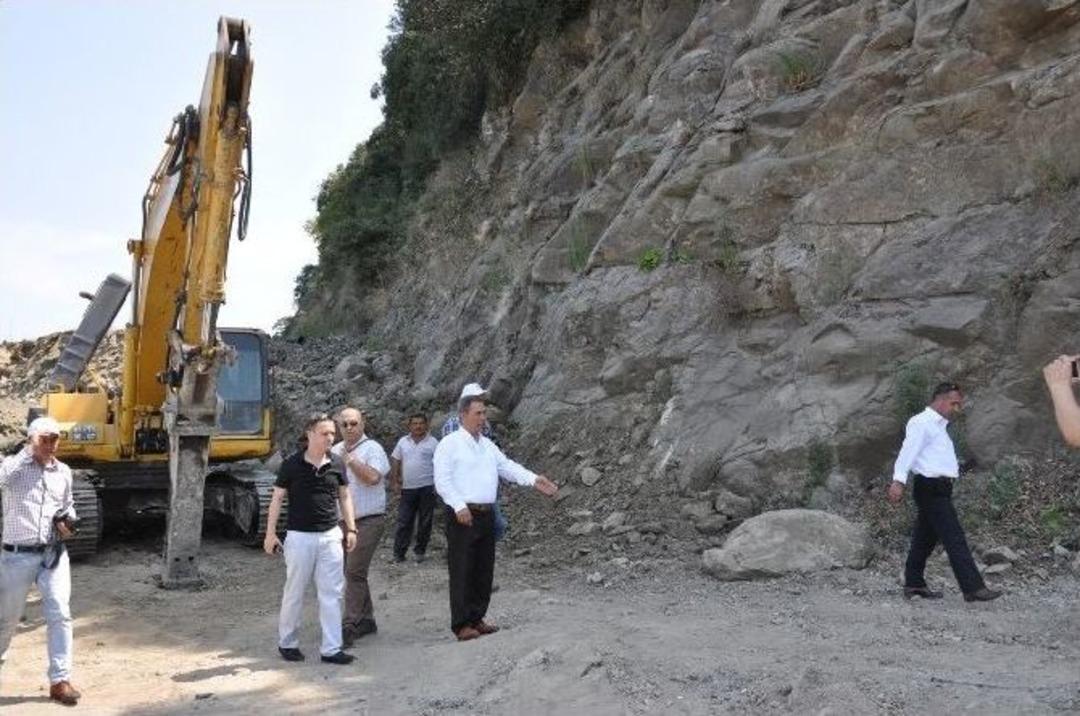 Başkan Uysal Gazetecilerle &Ccedil;alışma Sahalarını İnceledi