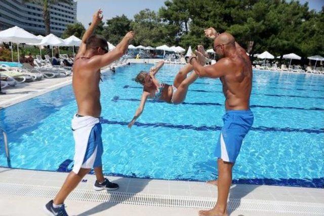 Antalya da  en Sıcak G&uuml;n  (4) 3